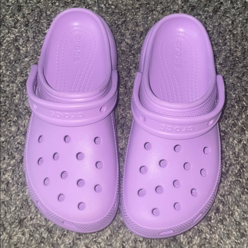 lavender crocs
